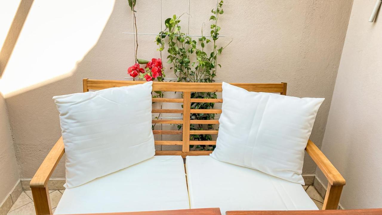 La Rosa Gialla Bio Apartments & Rooms Barolo Exteriör bild