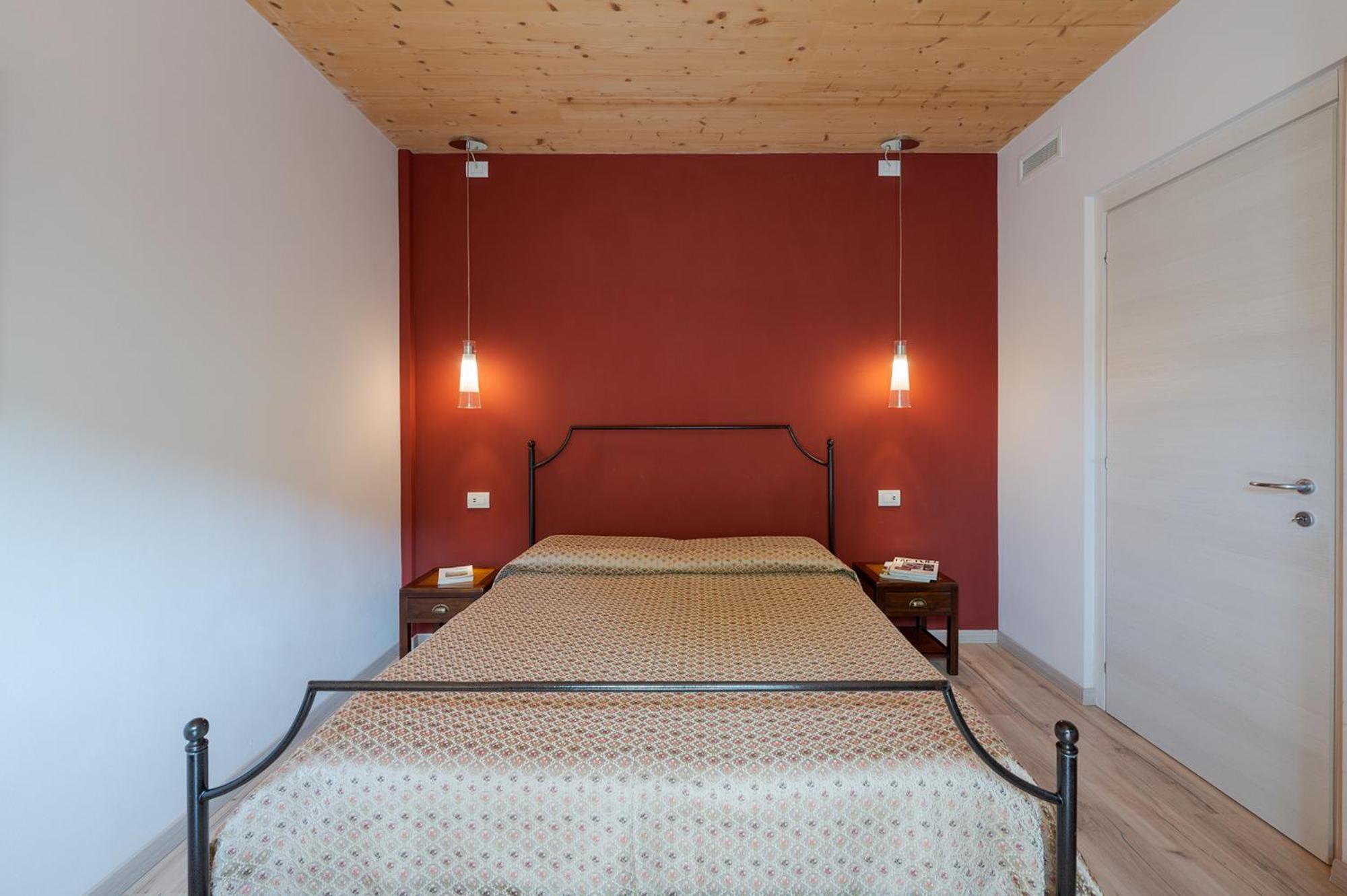 La Rosa Gialla Bio Apartments & Rooms Barolo Exteriör bild