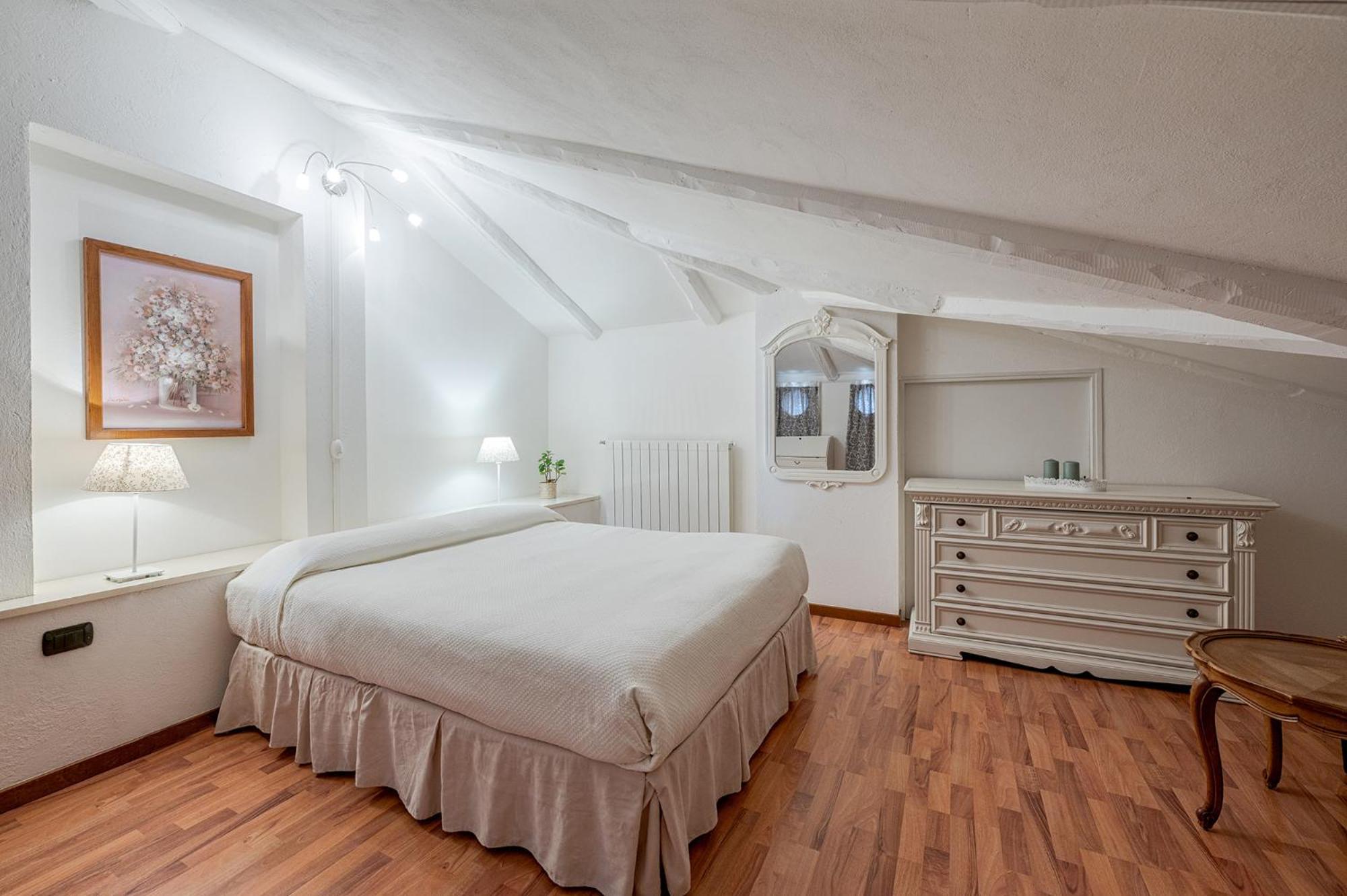 La Rosa Gialla Bio Apartments & Rooms Barolo Exteriör bild