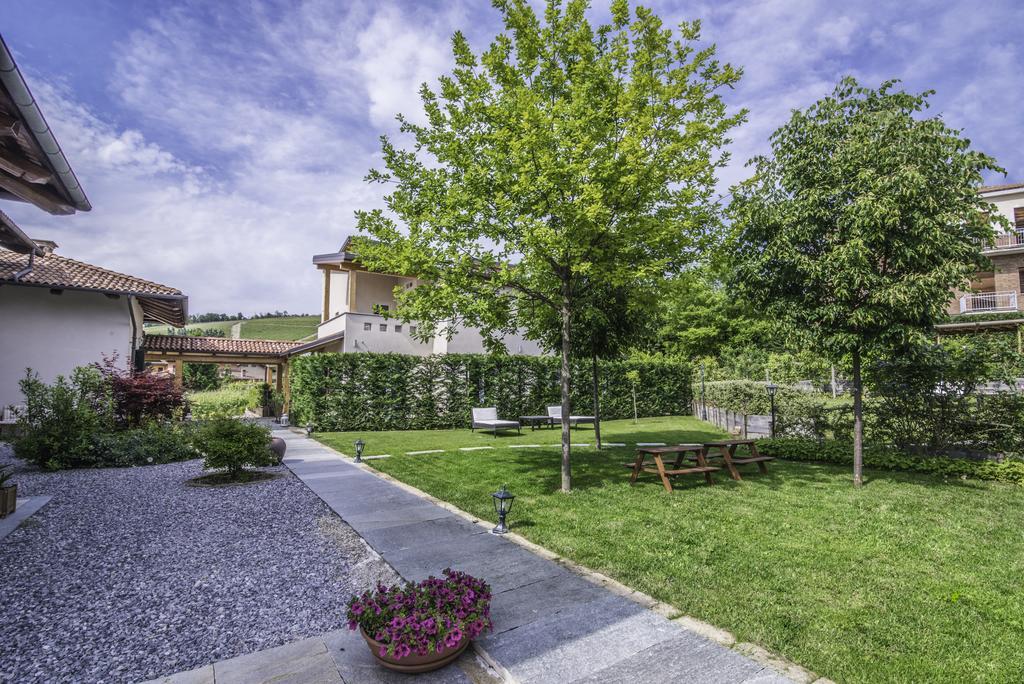La Rosa Gialla Bio Apartments & Rooms Barolo Exteriör bild